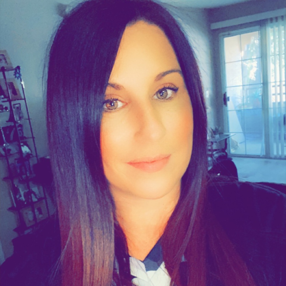 Meet your Posher, Debora